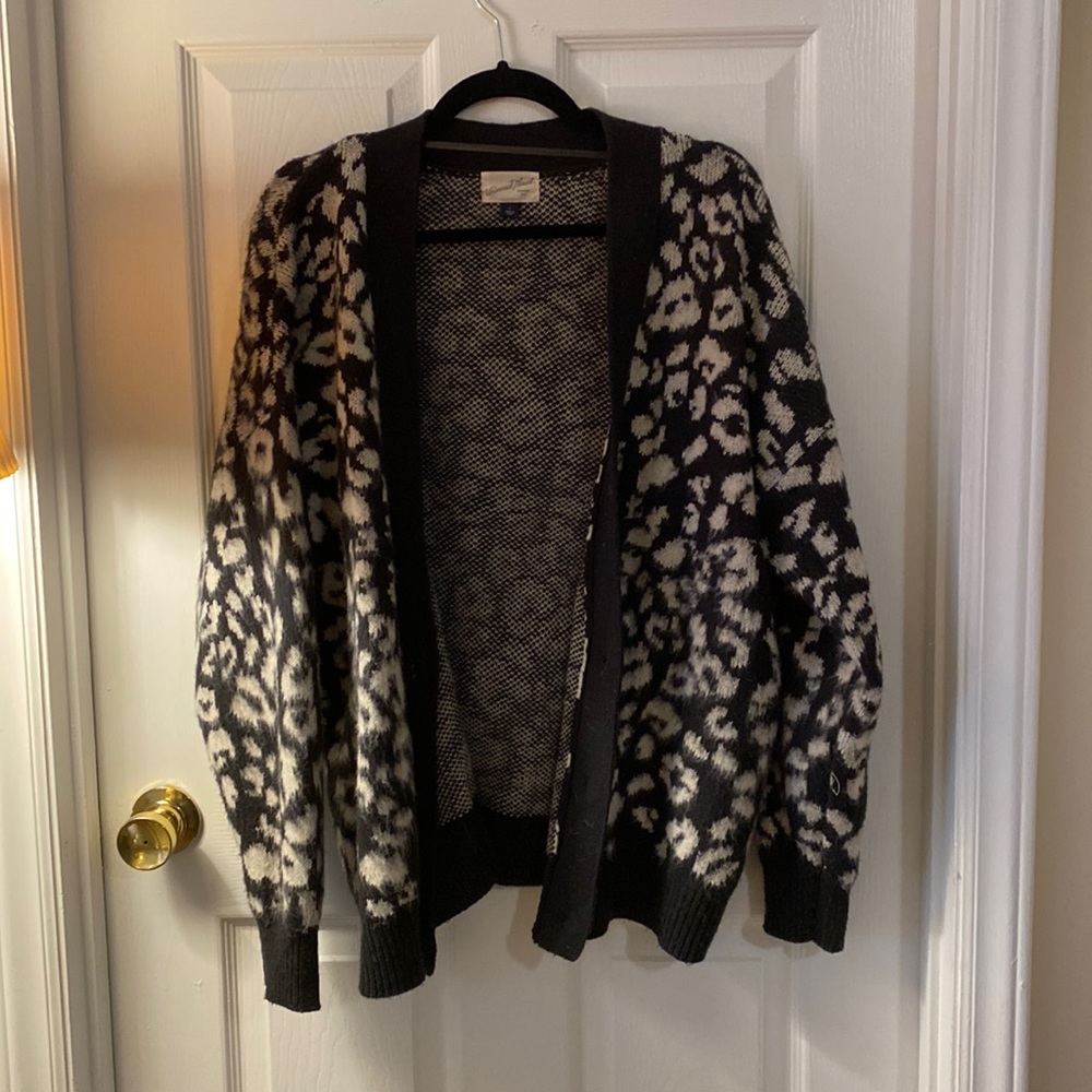 Cheetah Print Universal Thread Cardigan